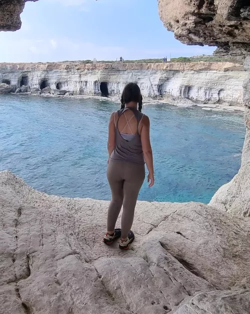 Beauty in leggings by SanyaBootyGirl