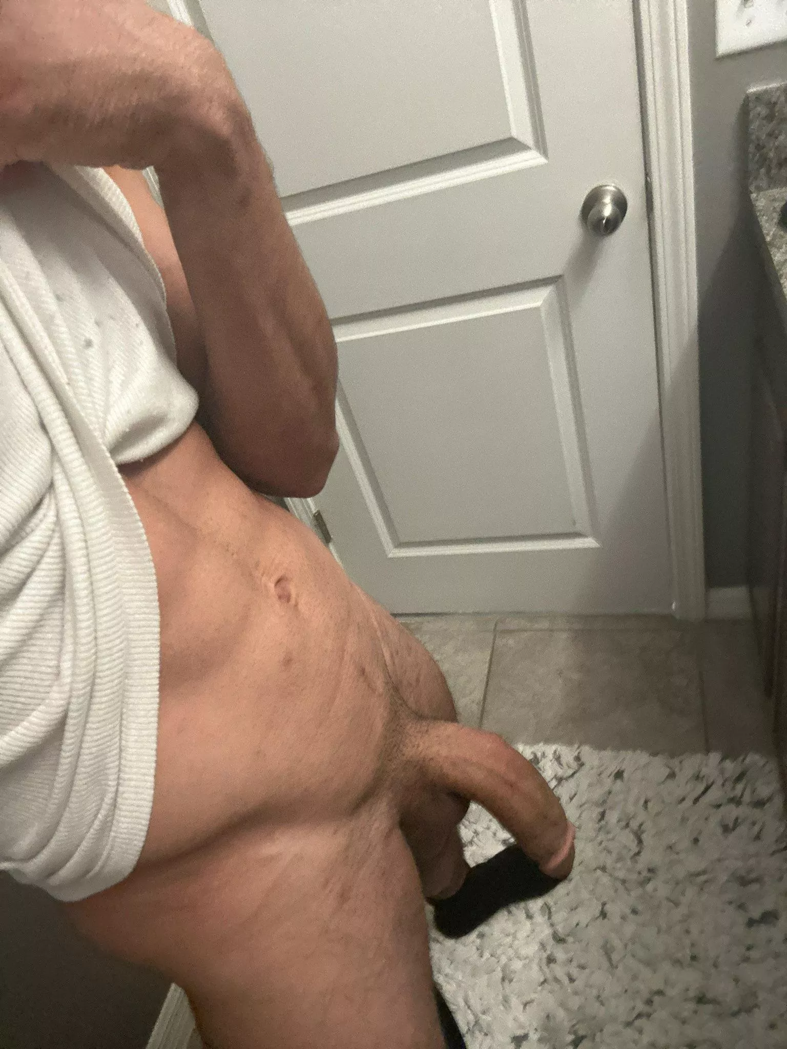 Don’t mind me, I’m just hanging out ✌🏼 posted by farmlandvolcano