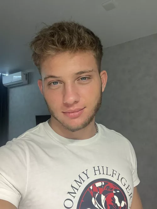 good sleepy morning by WorthlessEloquence