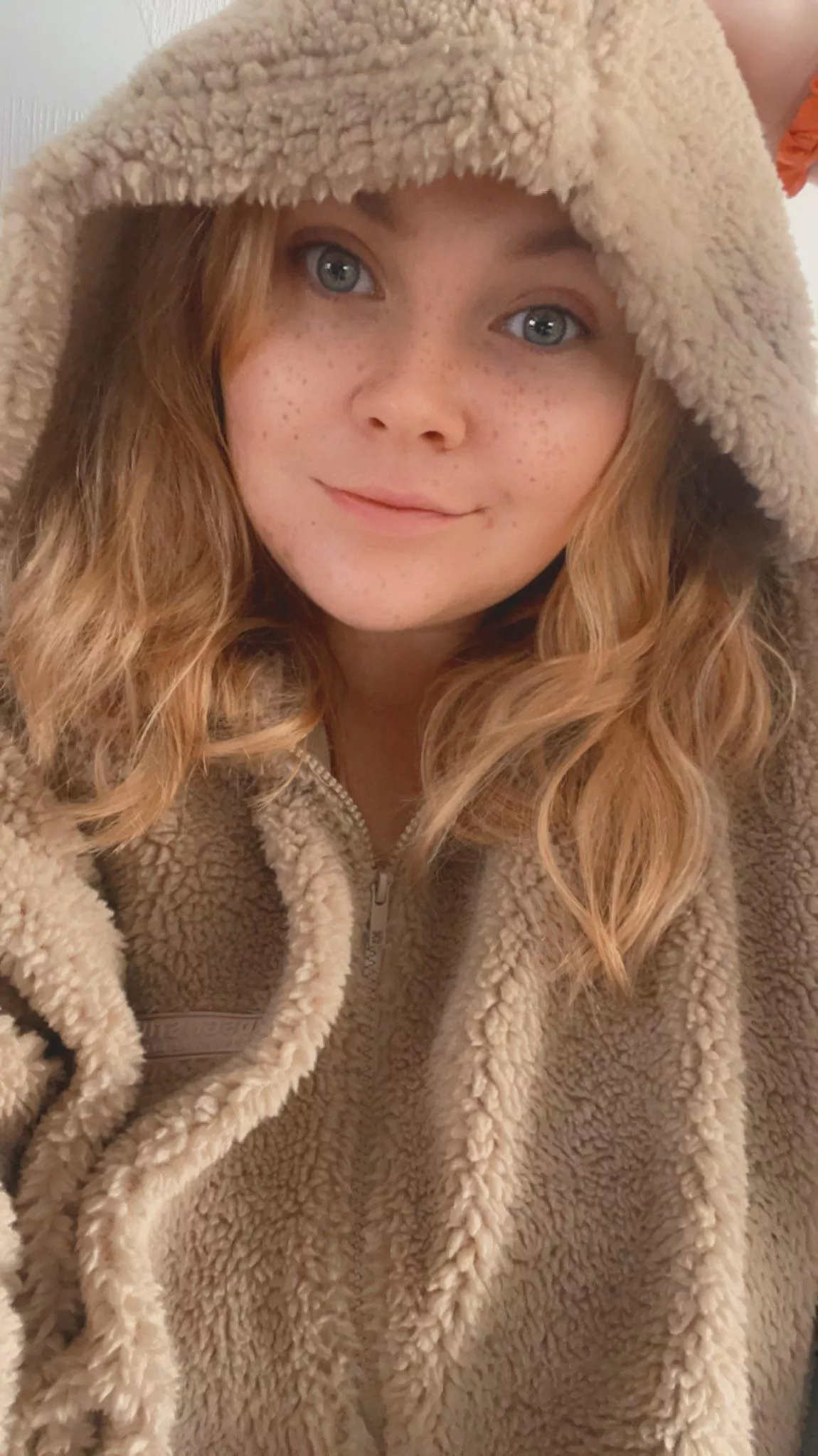 I hate leaving my warm bed, it’s too cold outside ! posted by EeveeGracex