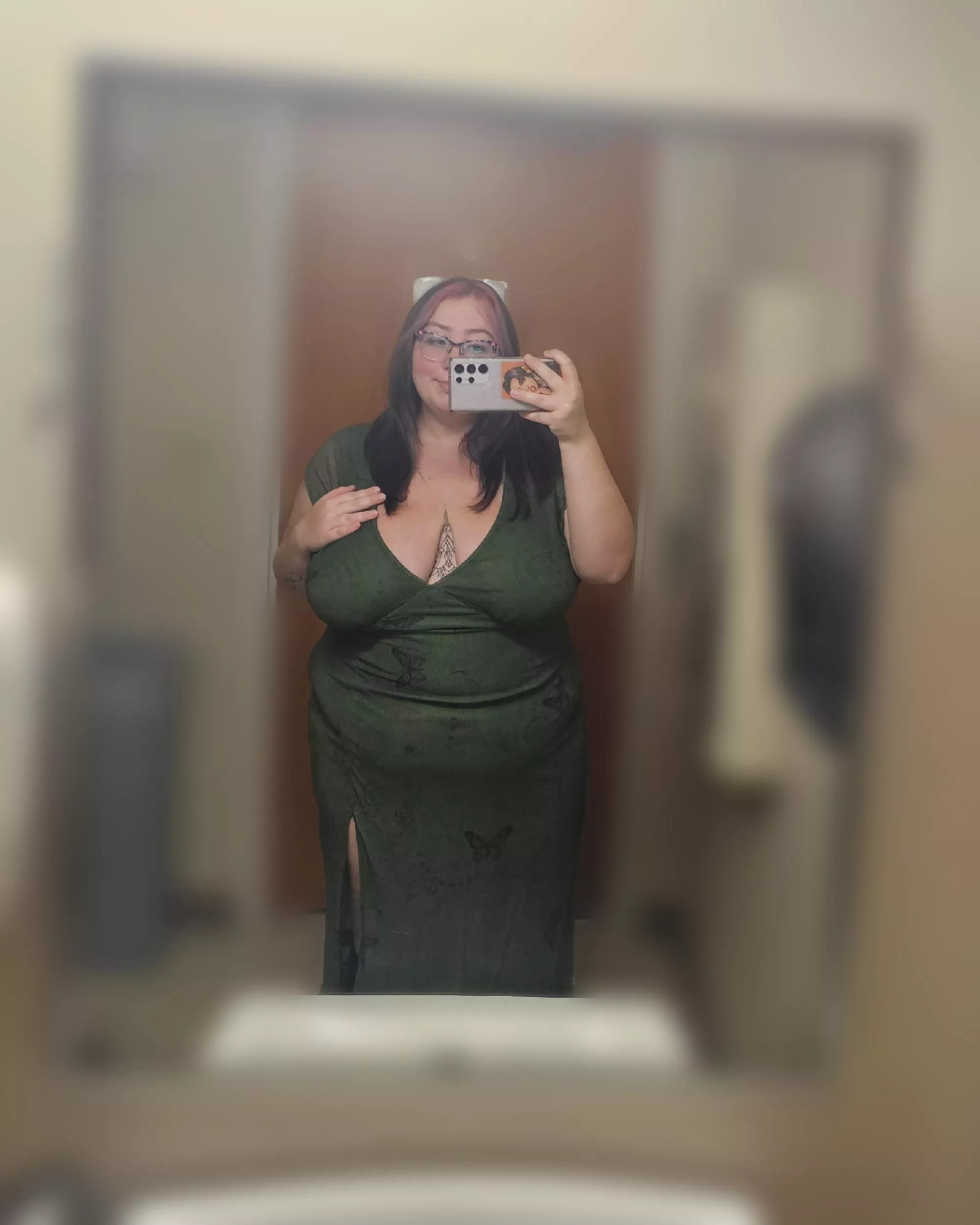 i love this dress, hope you've had a good day 🫶 posted by sapphiremelonz