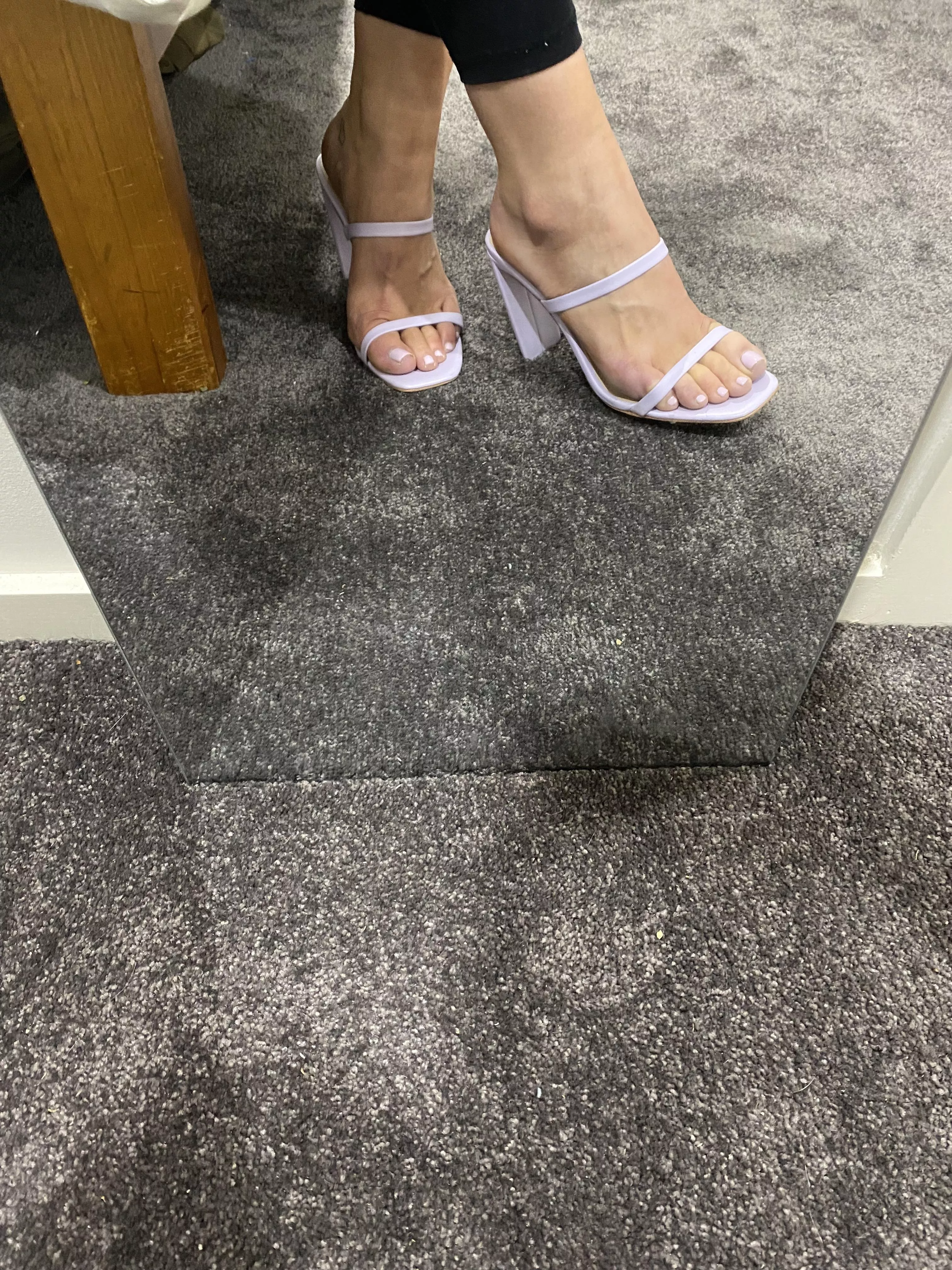 💜🦄🍇🚺🌸 I love when my polish & heels match! OC posted by solariasilver