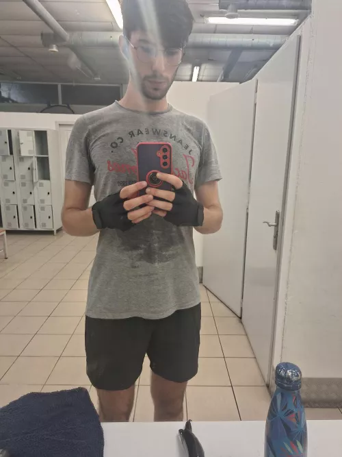 It s been praticly a month since i start gym, i see some results 🥹 by Inquiflop