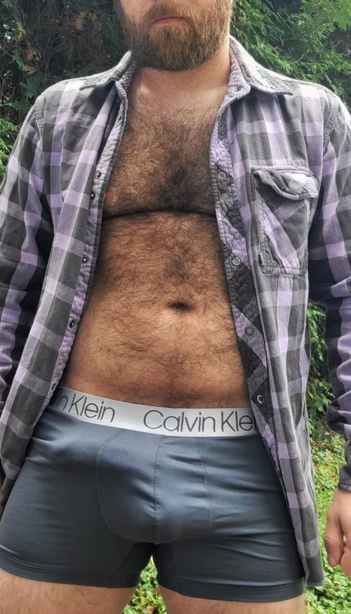 Love to catch ppl staring at my bulge all the time by hairyMtl