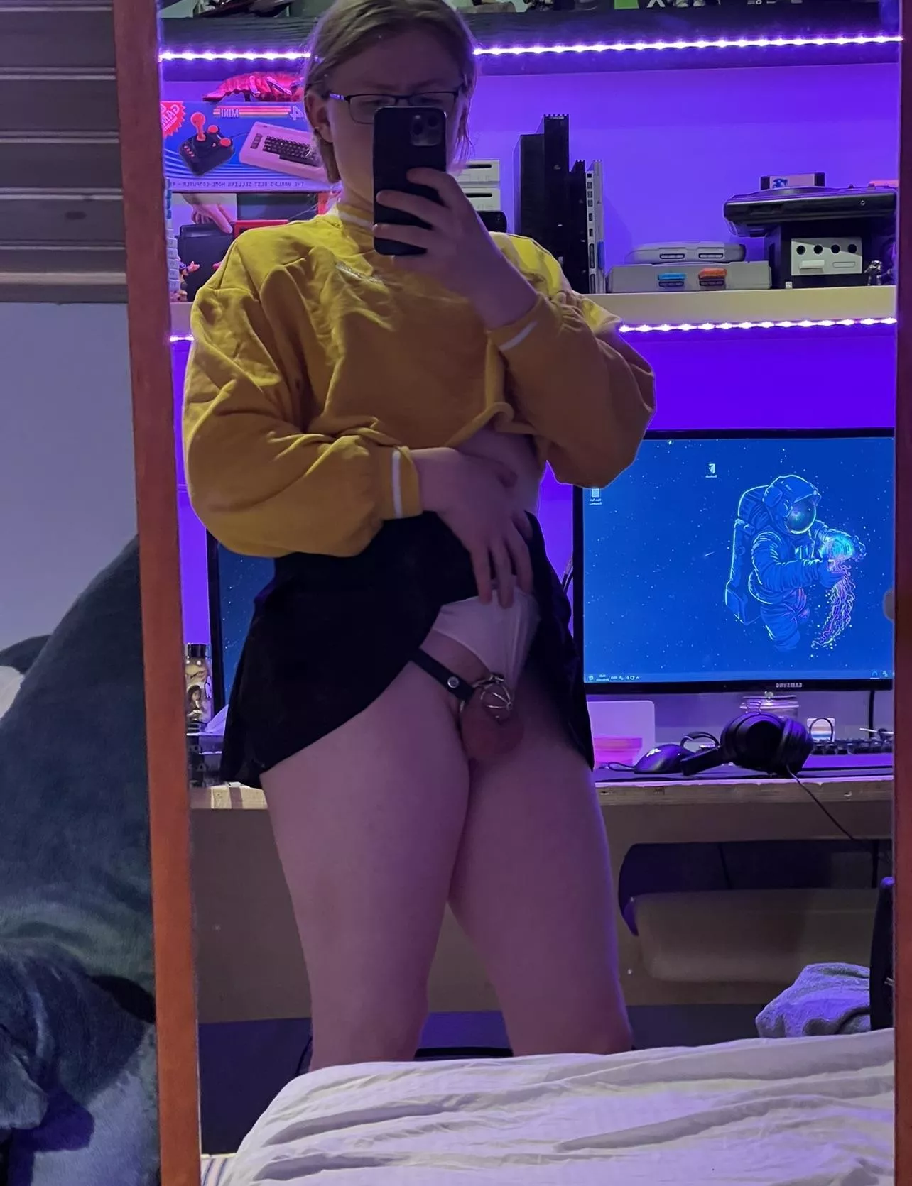 Nice and snug like it should be posted by AmeliaThePotato