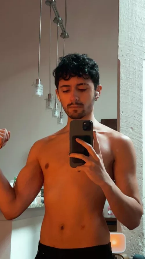 Post gym selfie by zestyzaya