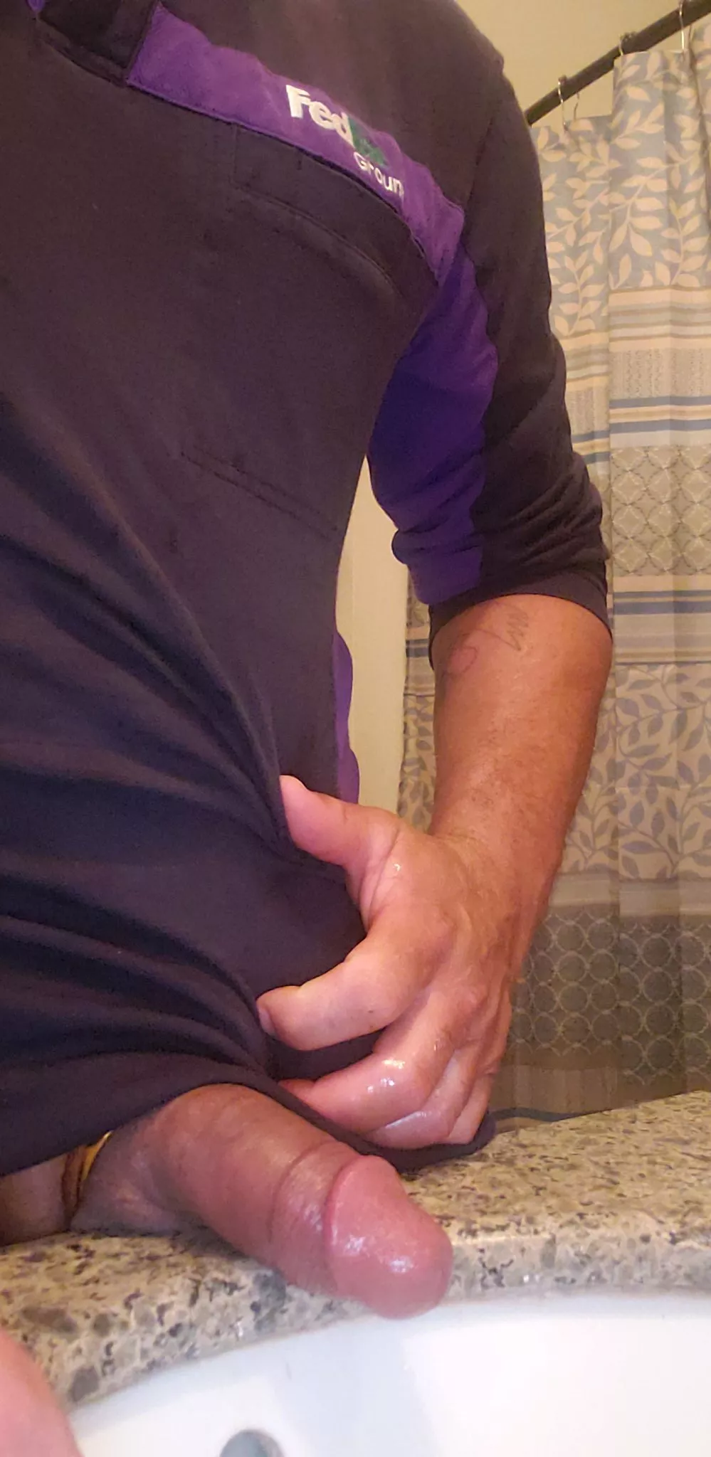 Special Delivery At Your Door posted by DaddyIsNU69