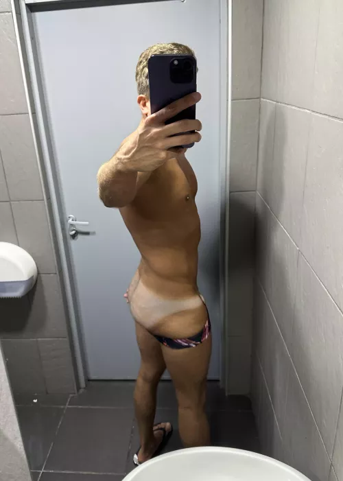 Swimming pool check up by alexandromortias