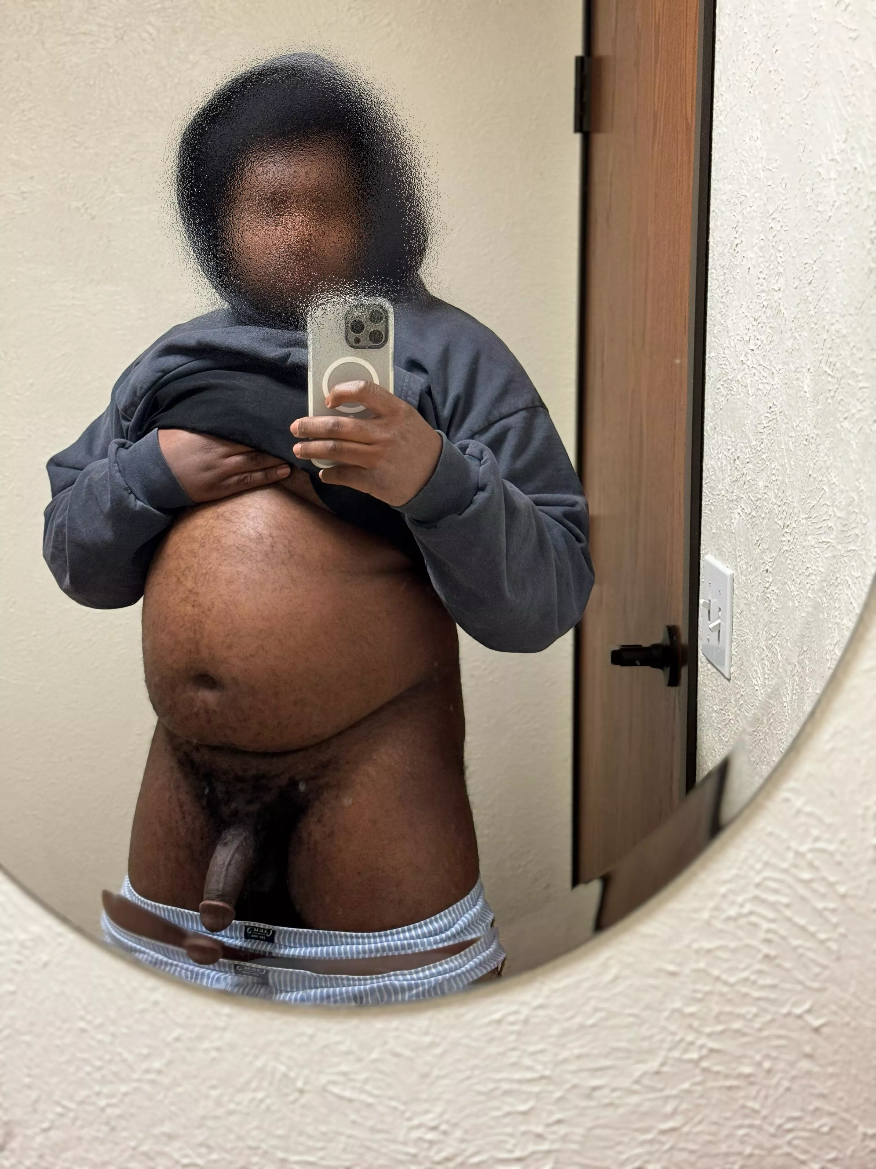 tummy tuesday, am i right? posted by roomtempfijiwater