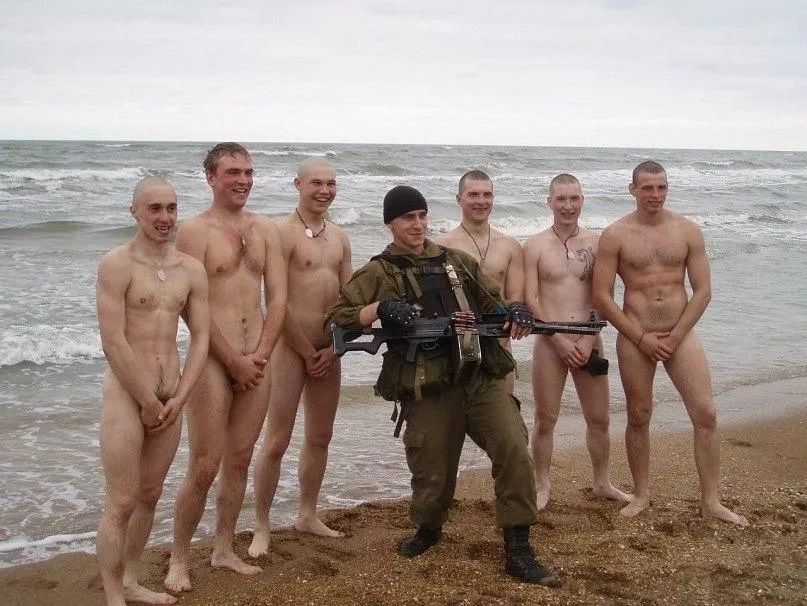 Underequipped soldiers posted by Primal_Mantis