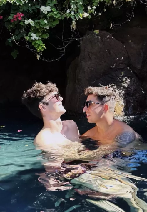 Who wants to hang with us? by liltampp