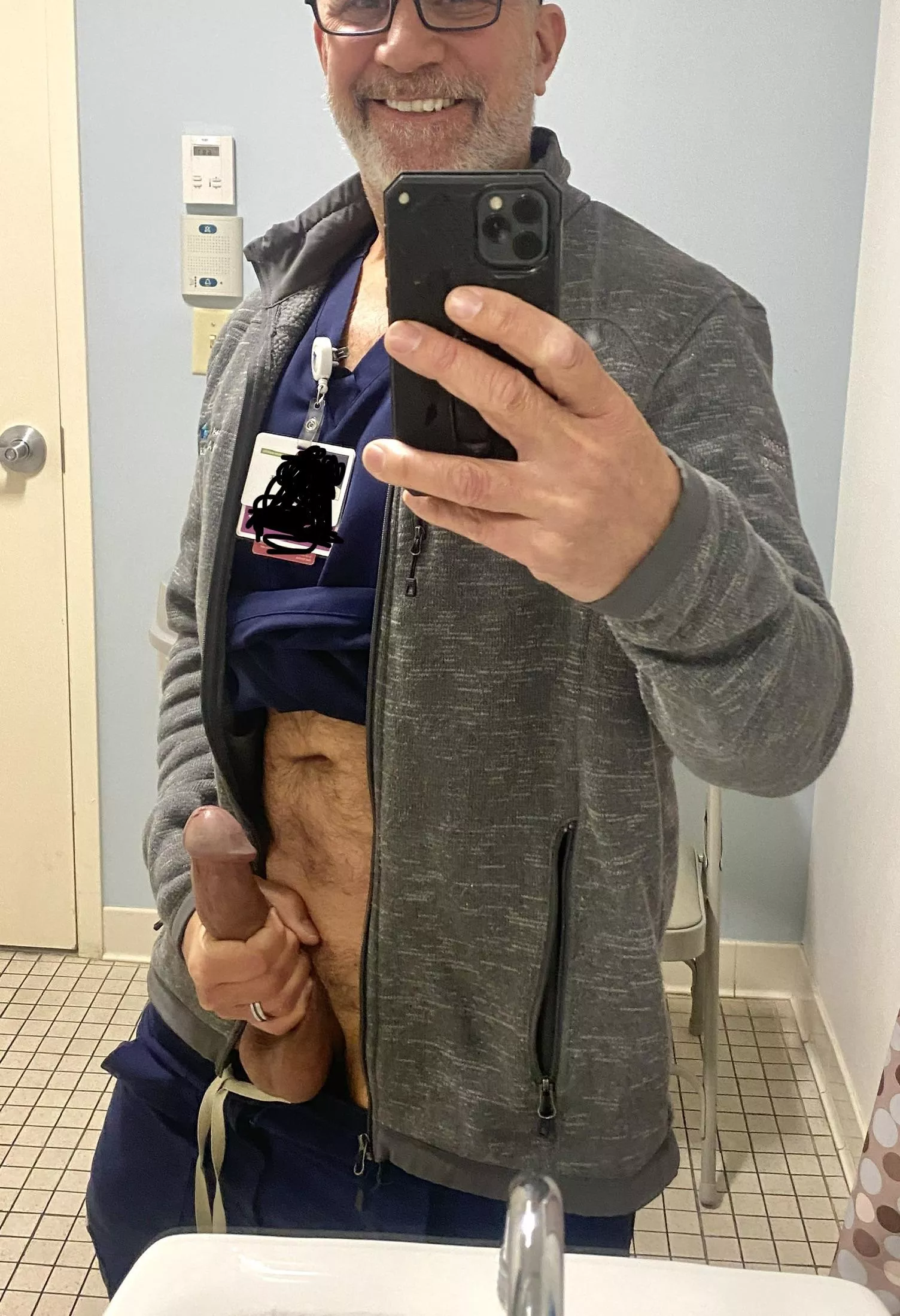 [53] what do you think of my new fleece? posted by Iridium191glow