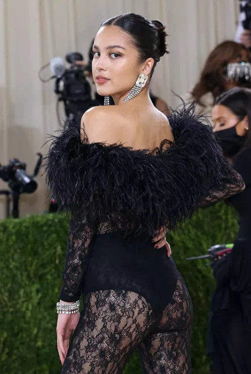 7 hours of gooning for Olivia Rodrigo just need a Bi bud to join me by biigdickjay36