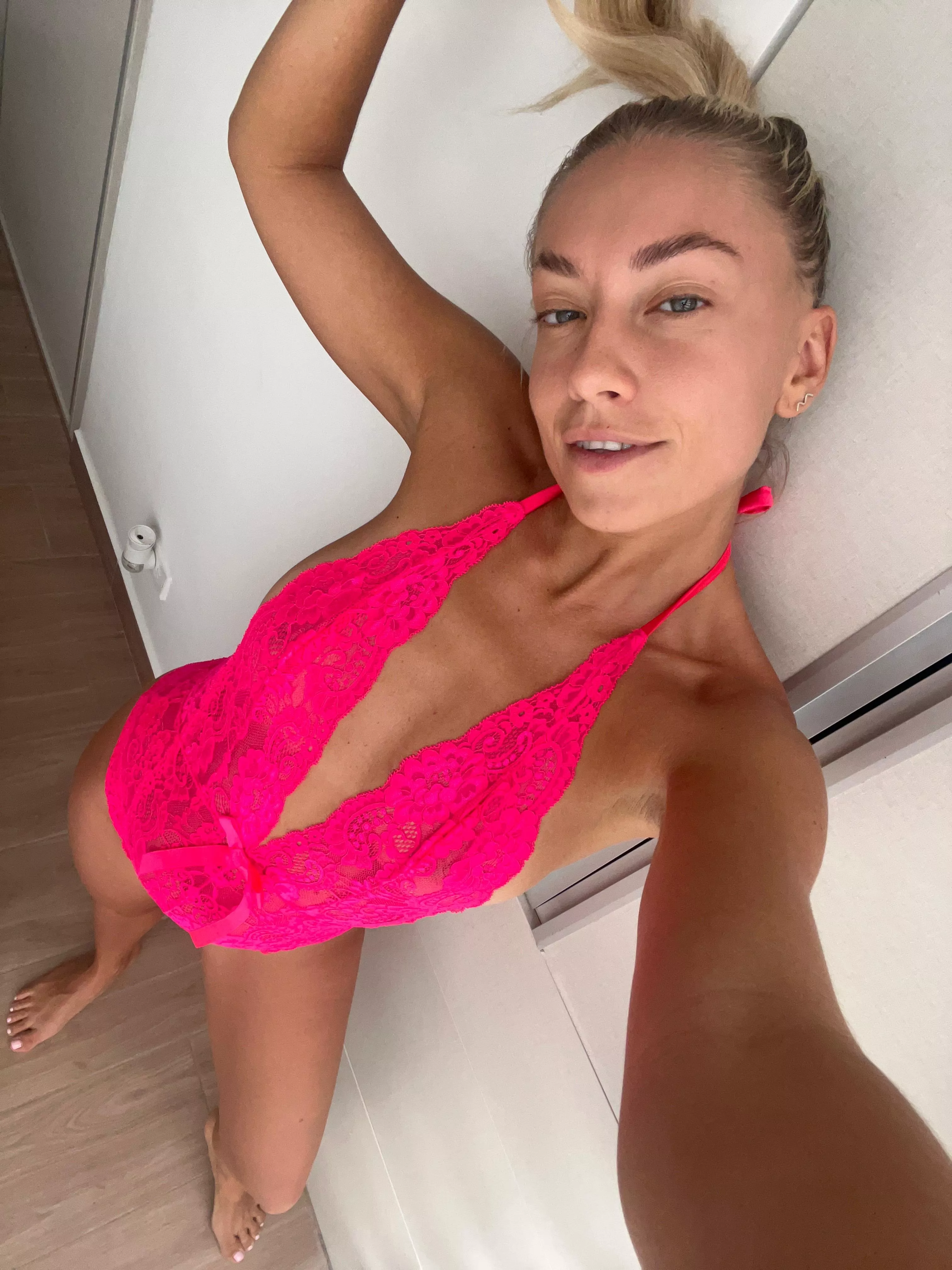 Am I a pretty milf? posted by amysweetlove