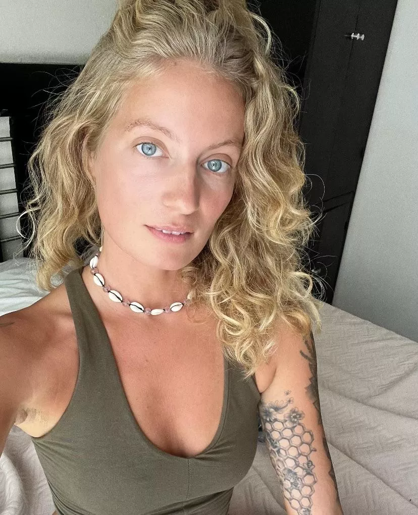 Best mornings without a bra posted by liapixie92