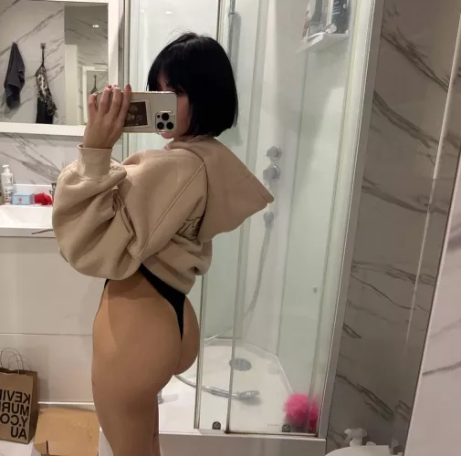 Come get a taste of this big pale ass by ashamedfearful