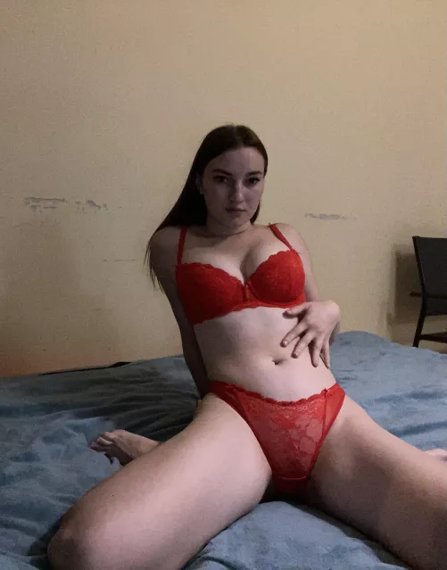 Do I deserve a huge load? 😘 by EcnomicsGrouchy