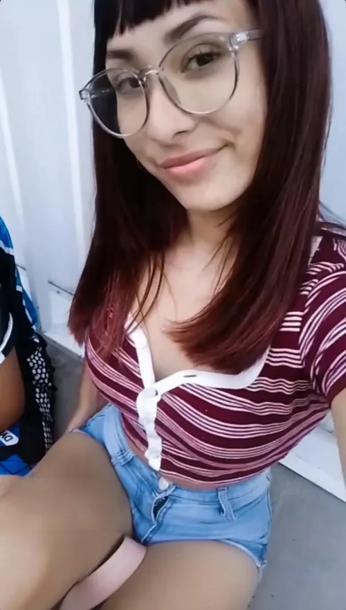 F18 Latina [F4M] by Secret_Elevator631