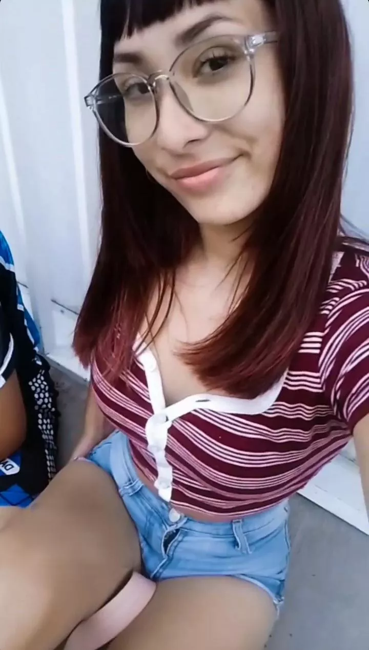 F18 Latina [F4M] posted by Secret_Elevator631