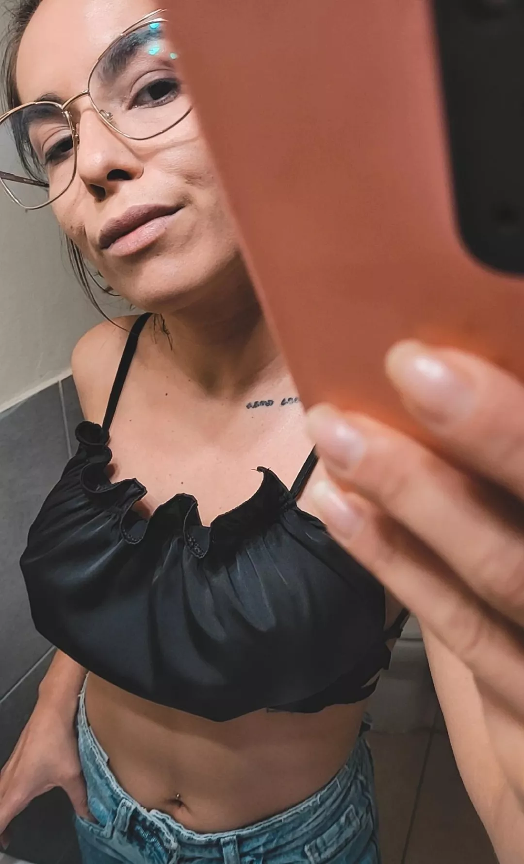 How happy would it make you to receive naked pictures of me every day? posted by siasweet