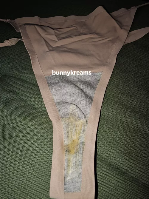 How many panties should I send you to sniff? by bunnykreamss