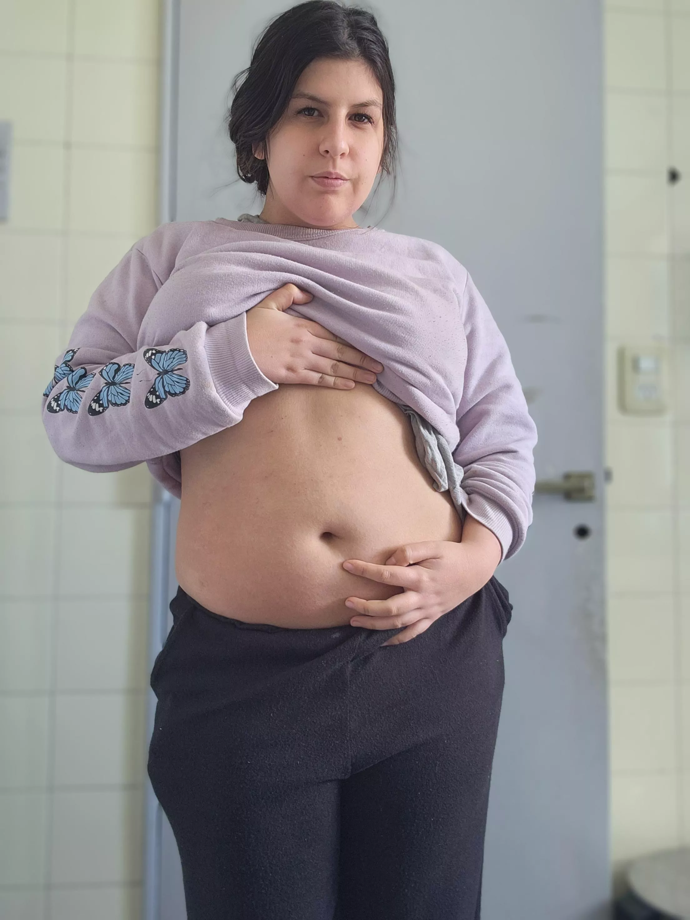 I know lot of games you will love to play with my bellybutton posted by abbysweet_