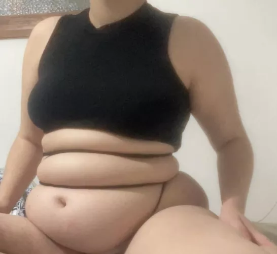 I think I might be getting fat 😉😳 by FatteningPrincess