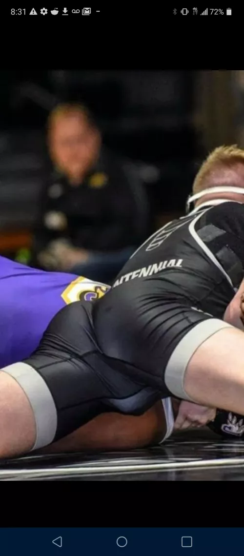 I want to sniff so bad! by ceasarguccio