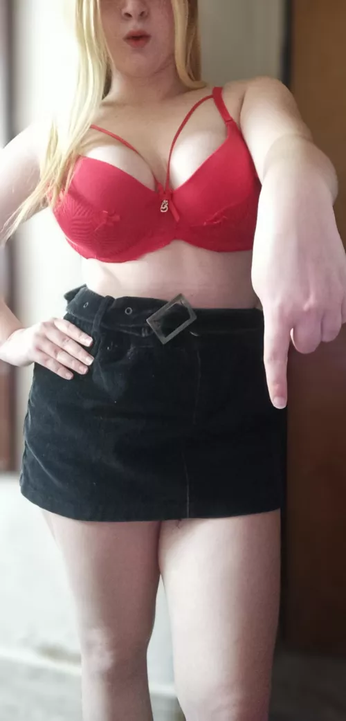 I want you down, pleasing me [sext] [vid] [pic] [Dom] by Miscarlett9