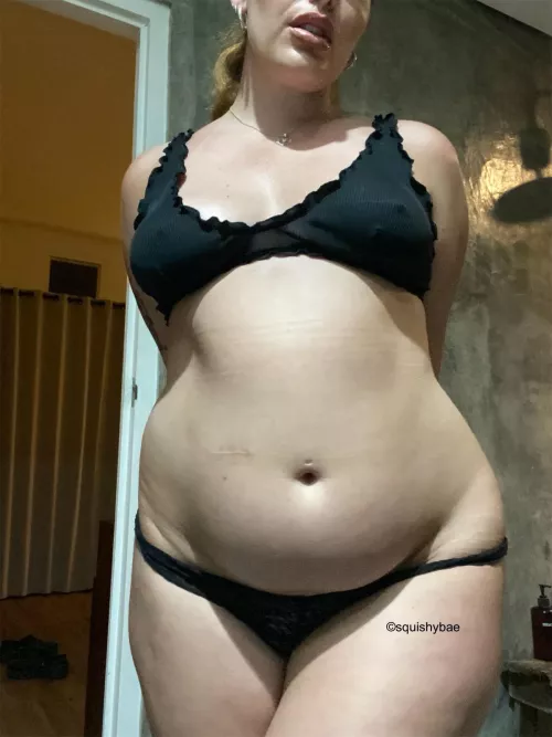 It’s giving fertility goddess 🖤 by squishy_bae