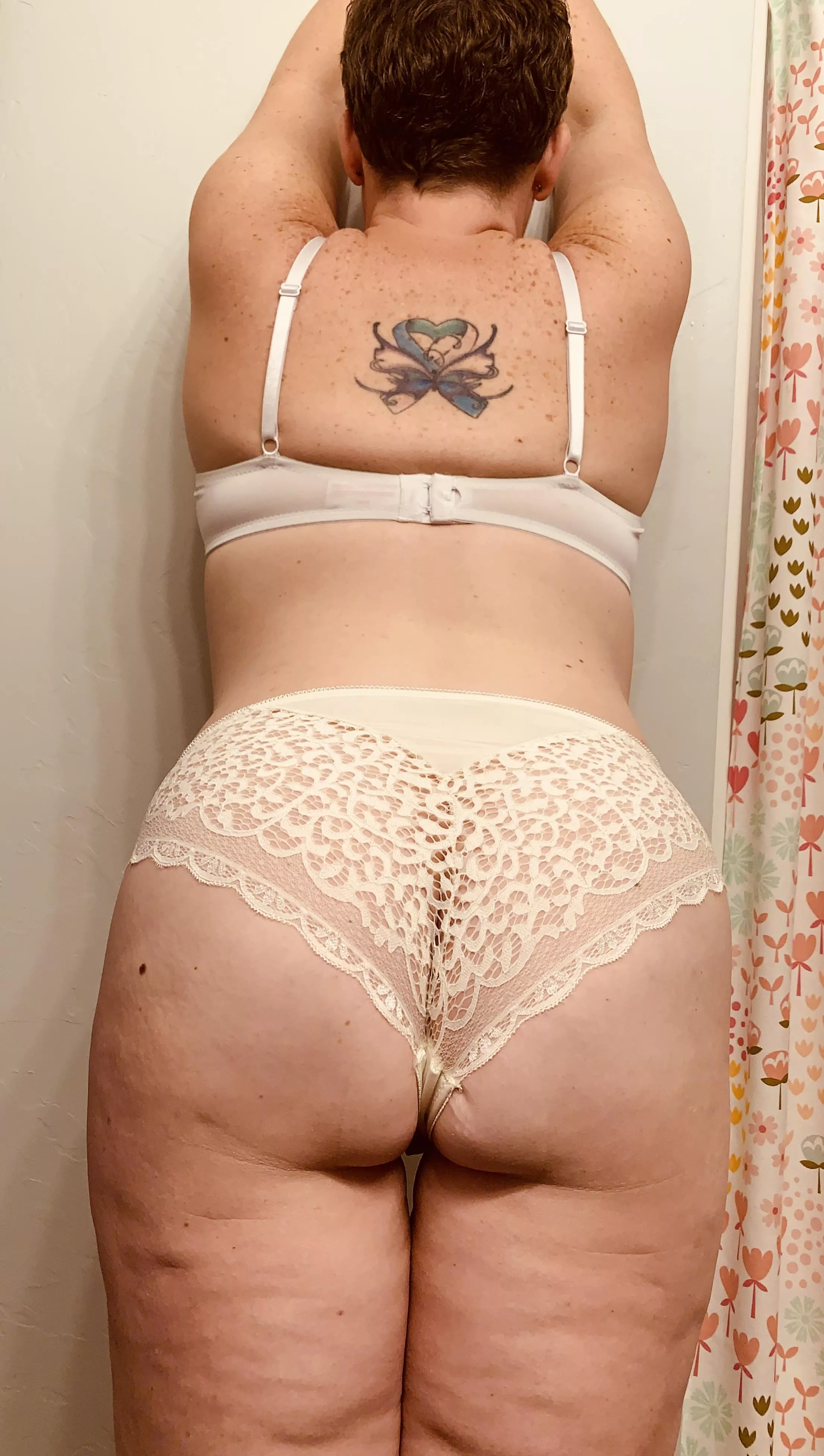 Just a morning booty pic for you ;) posted by wholelotabottom