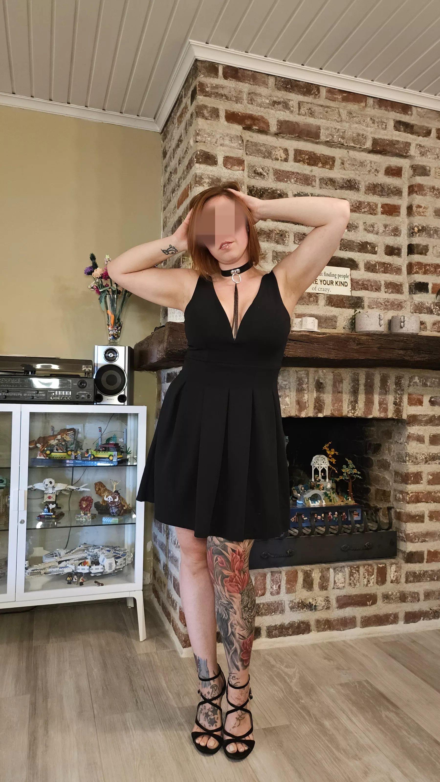 No bra , but there is something else around my nipples 🖤 posted by juliana_moore