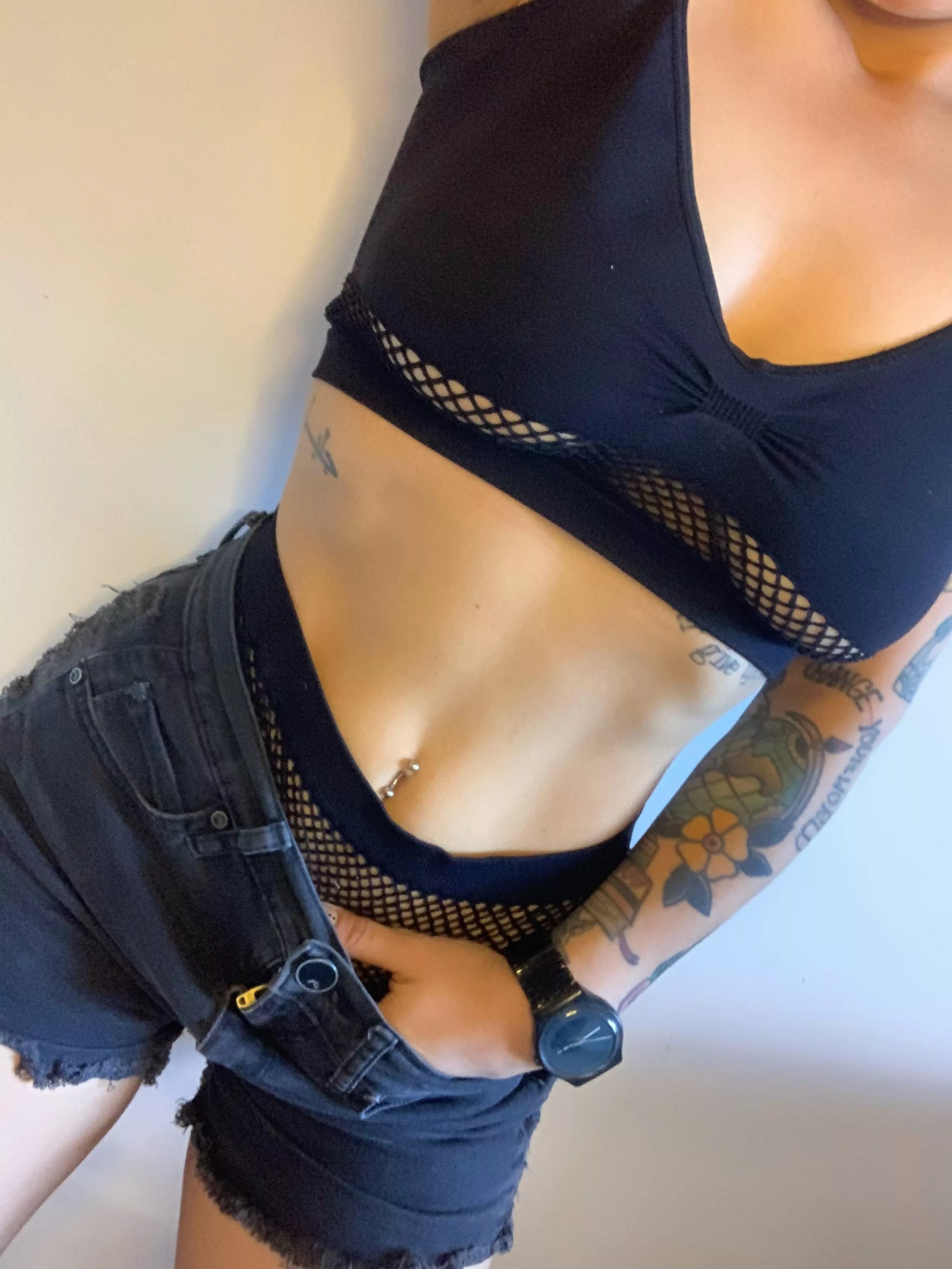 Sexy and hot tummy posted by Cloeeclark