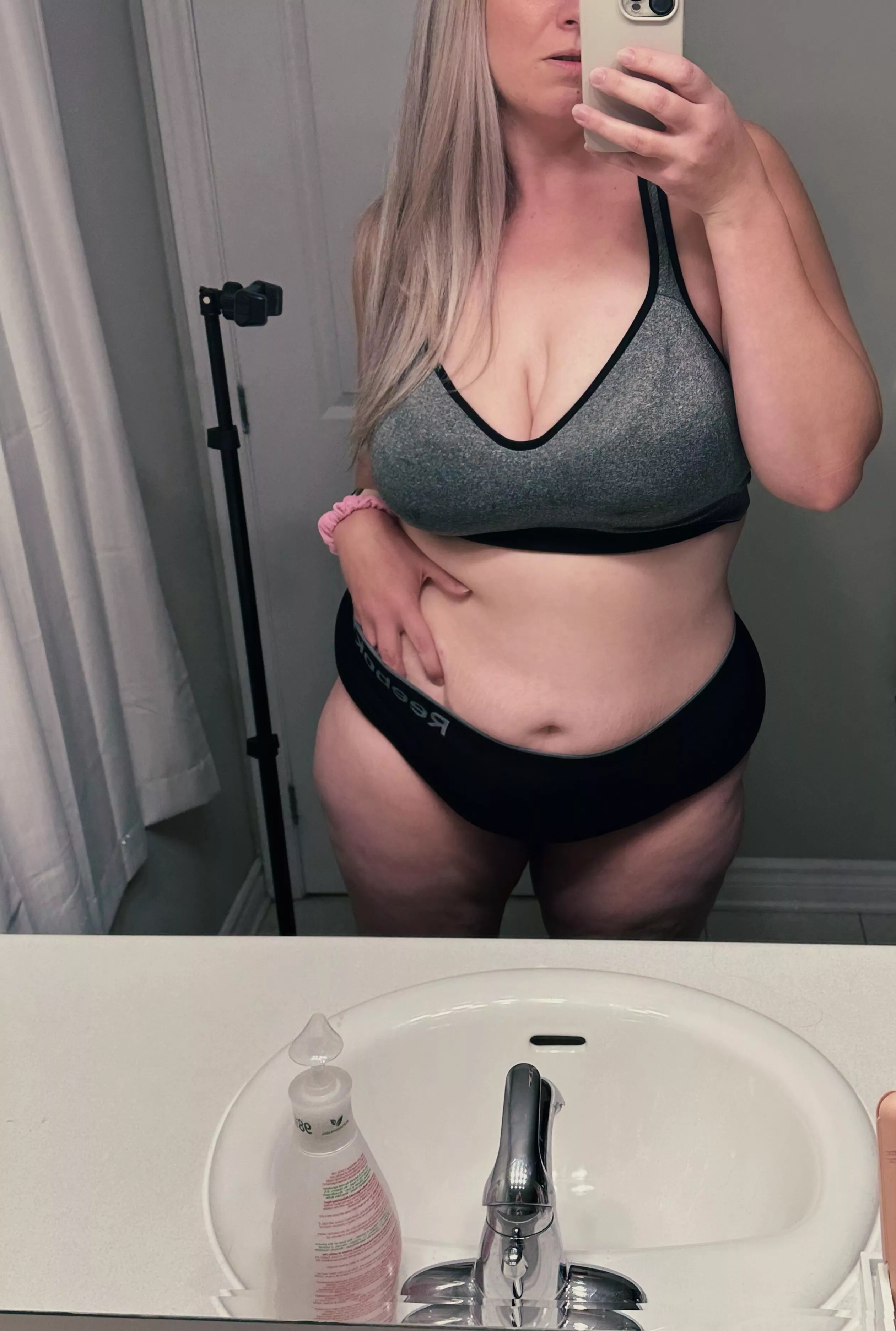 Shoutout to the men who love chubby mom bods. posted by Laurpaquette613
