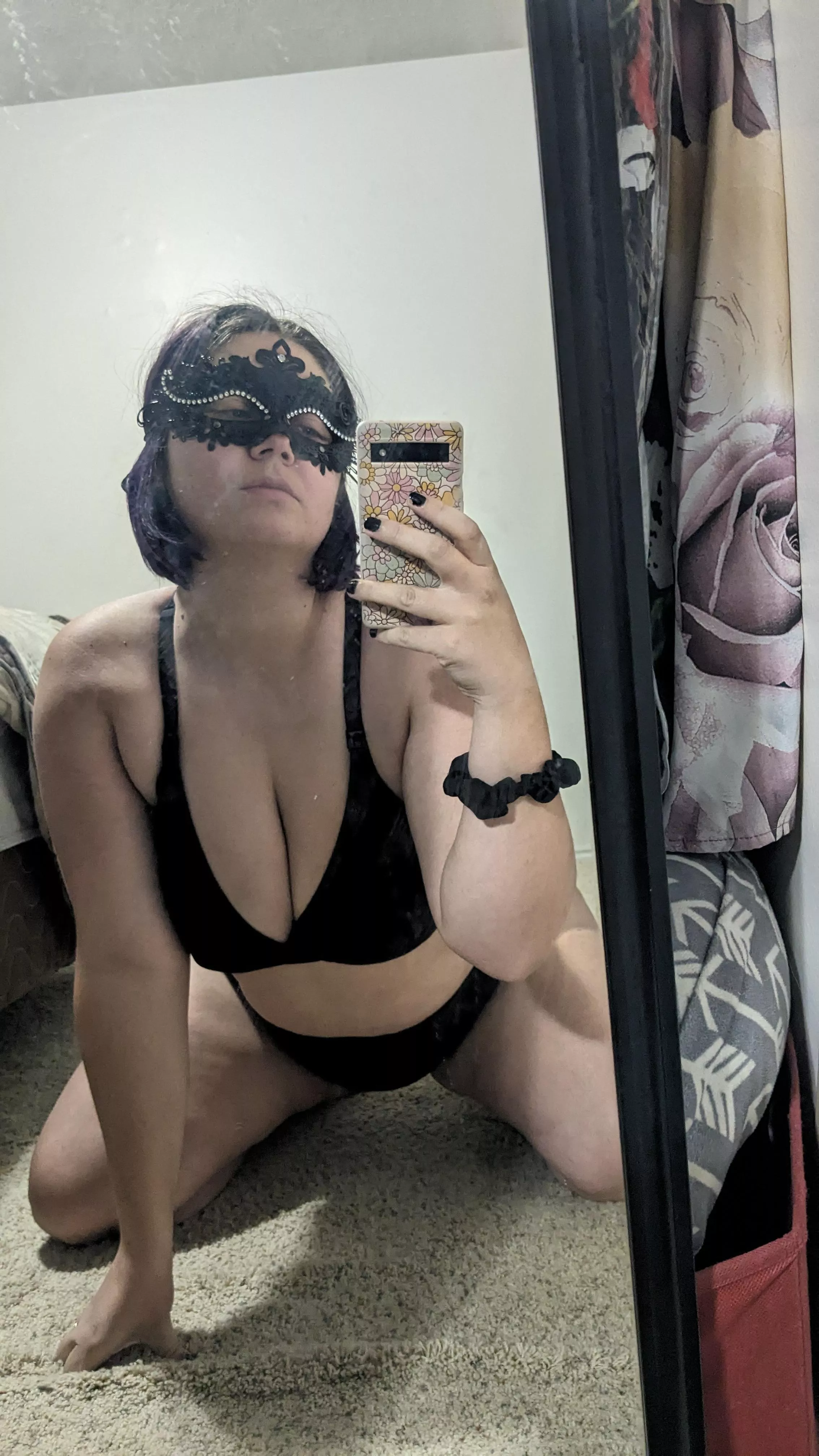 Smash or pass this chubby gamer girl? posted by kydh98