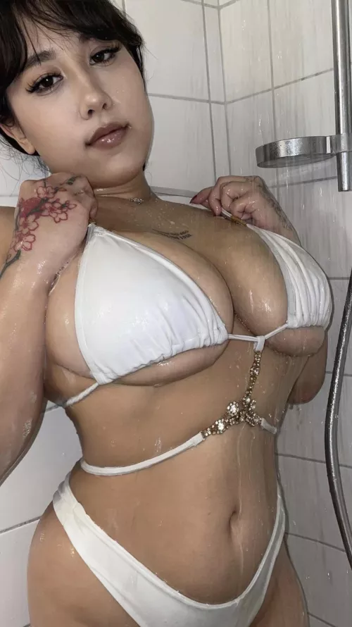 Wanna join?🛀 by saphirafantasy