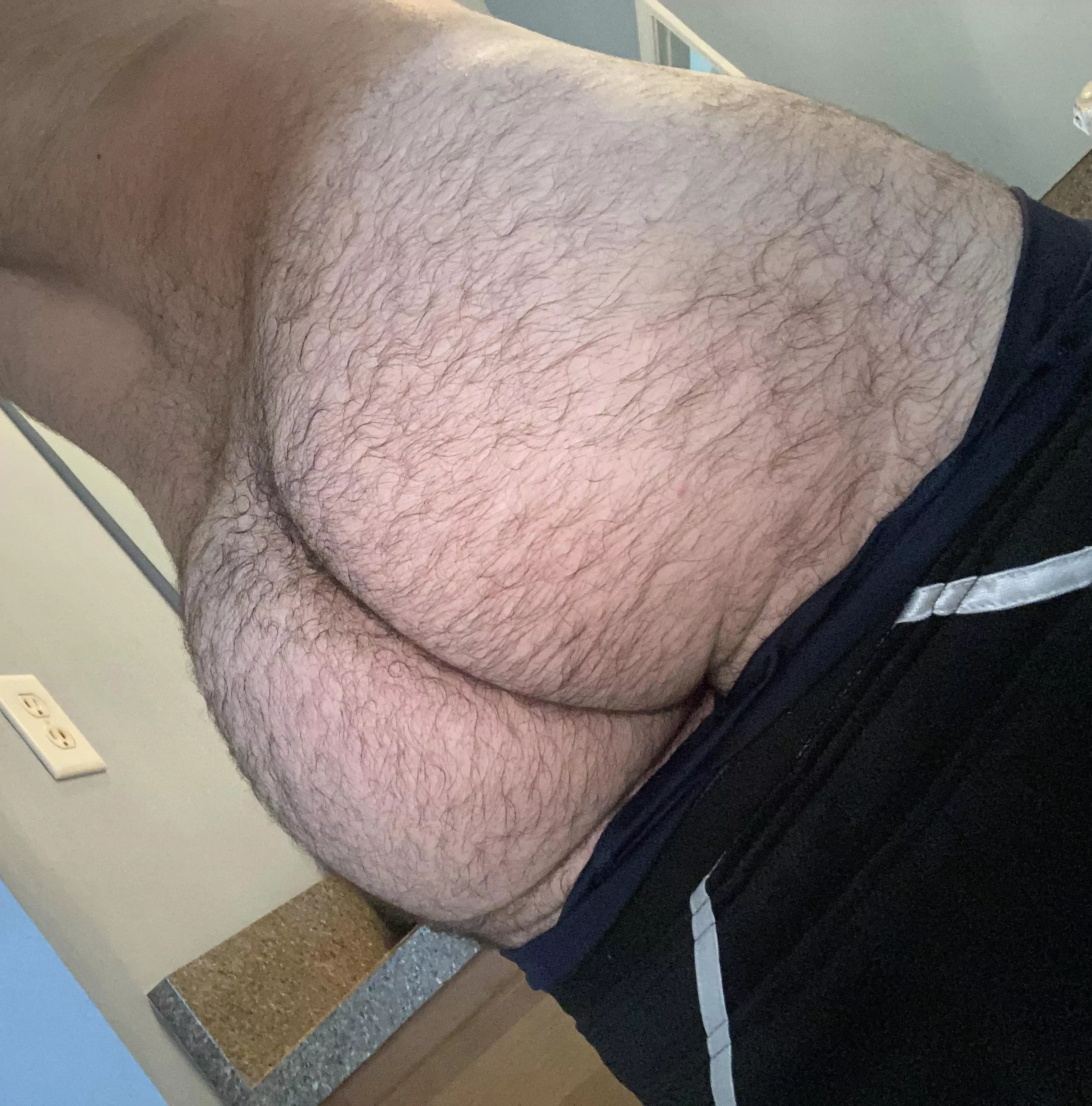 24 in shape furry DL Arab bottom. ☺️ Add my Snapp: FurFun204 posted by furfun204