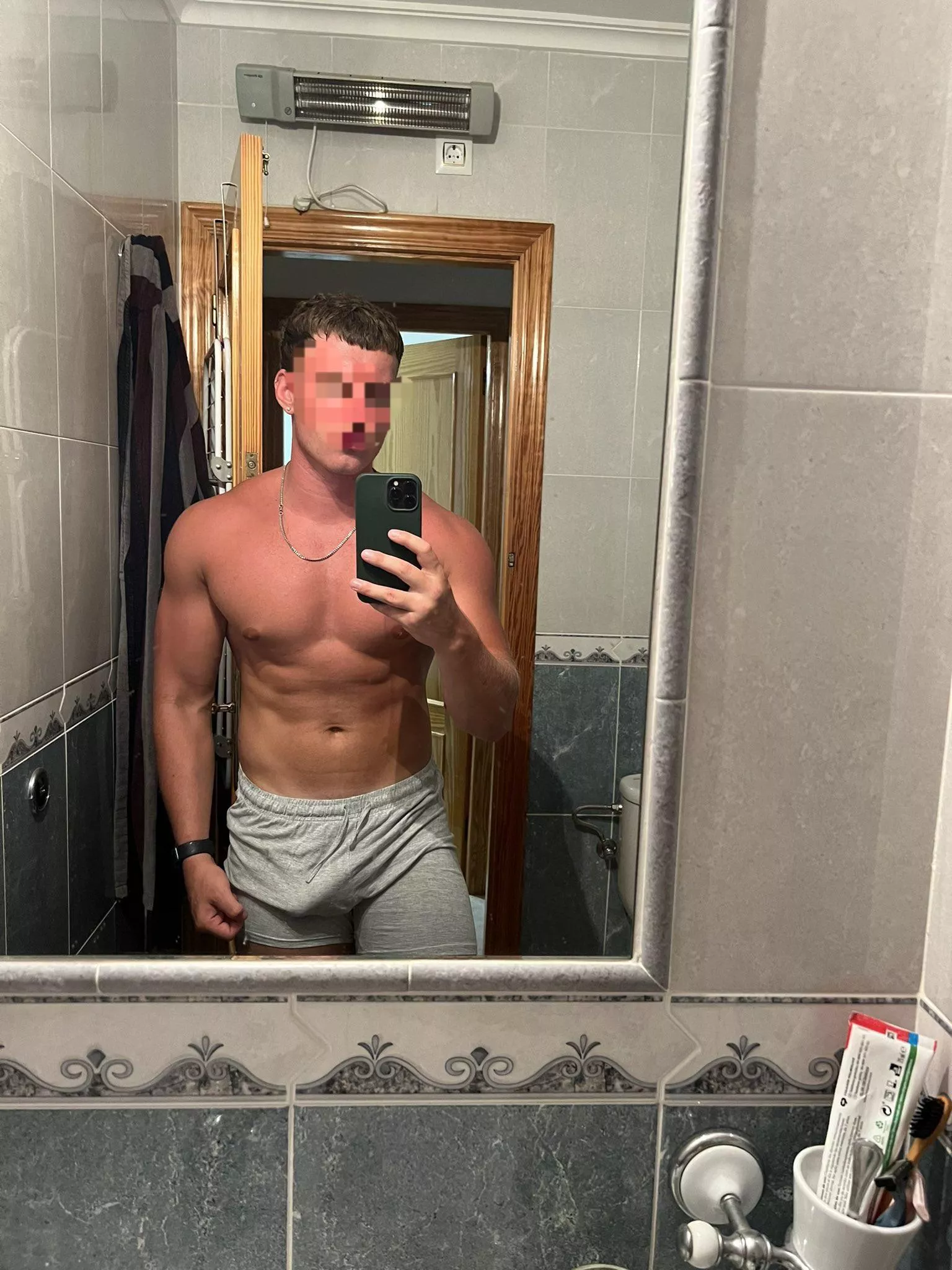 25 UK posted by thealertvist