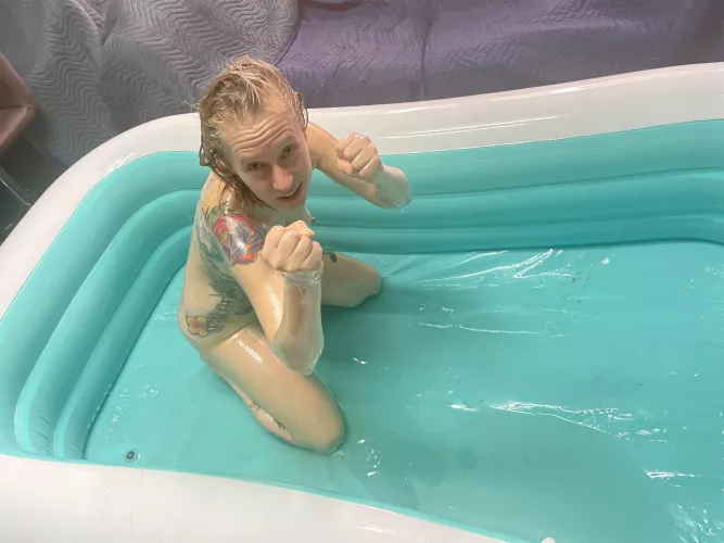 Any ladies wanna come oil wrestle? by TheHerbQueen40