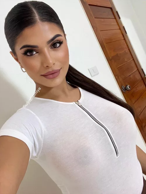 Can you help me to unzip? by justnamiya