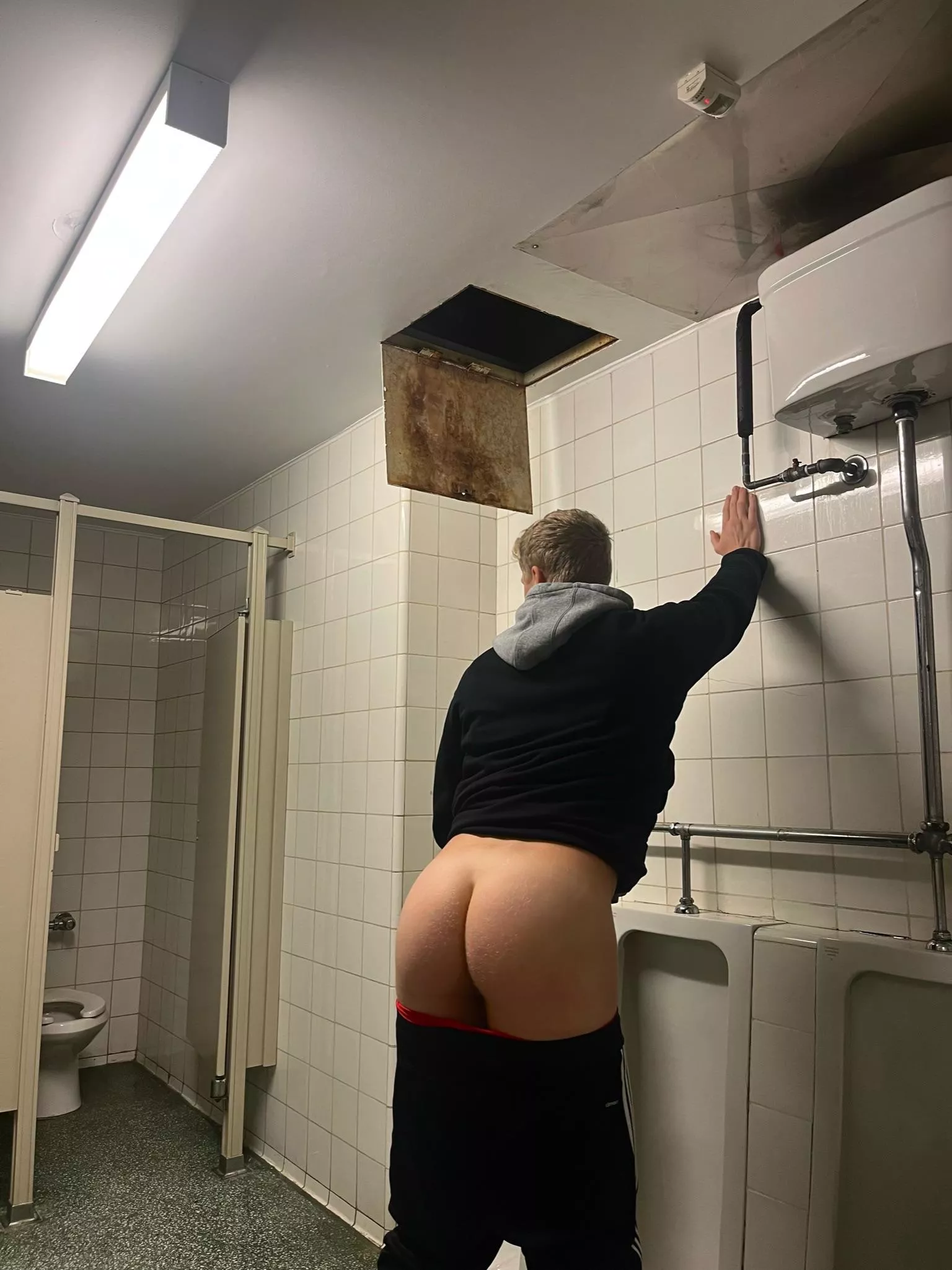 College soccer makes my ass huge… meet me here after practice posted by soccerdom