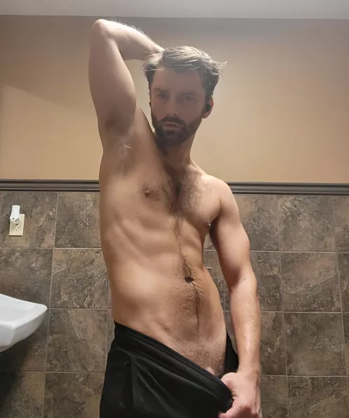 Come lick the sweat dripping off my body by XyonSkye