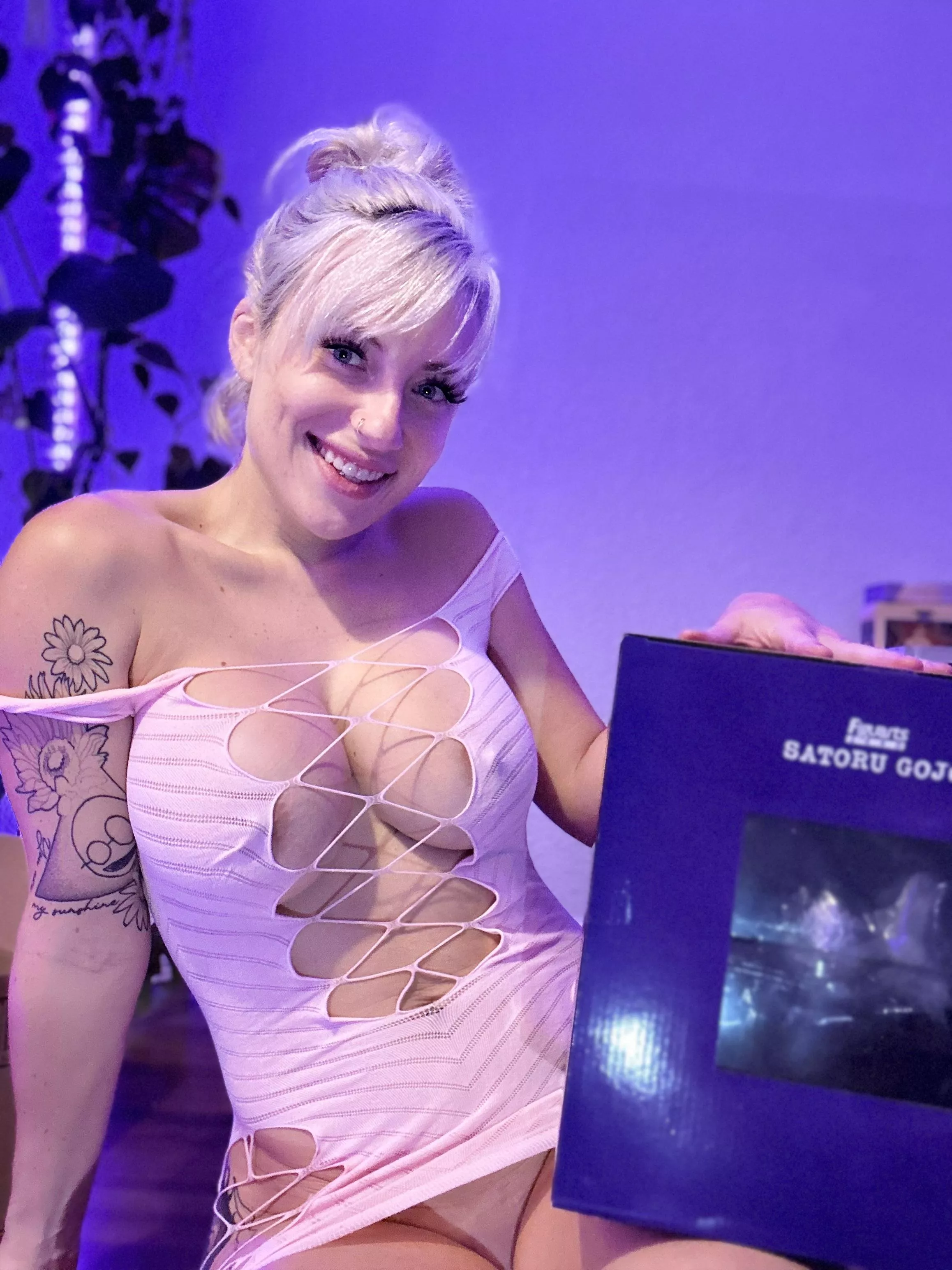 [F] My nerd girl heart was sealed with this present🎁😜😉 posted by kittydmarie_