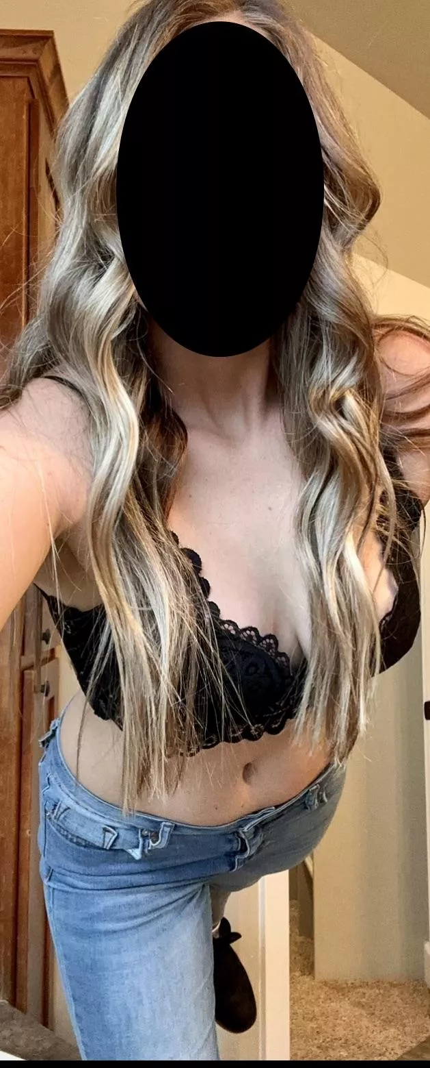 Help me convince my wife I’m not the only one who thinks she’s sexy. posted by adventurous-hubs