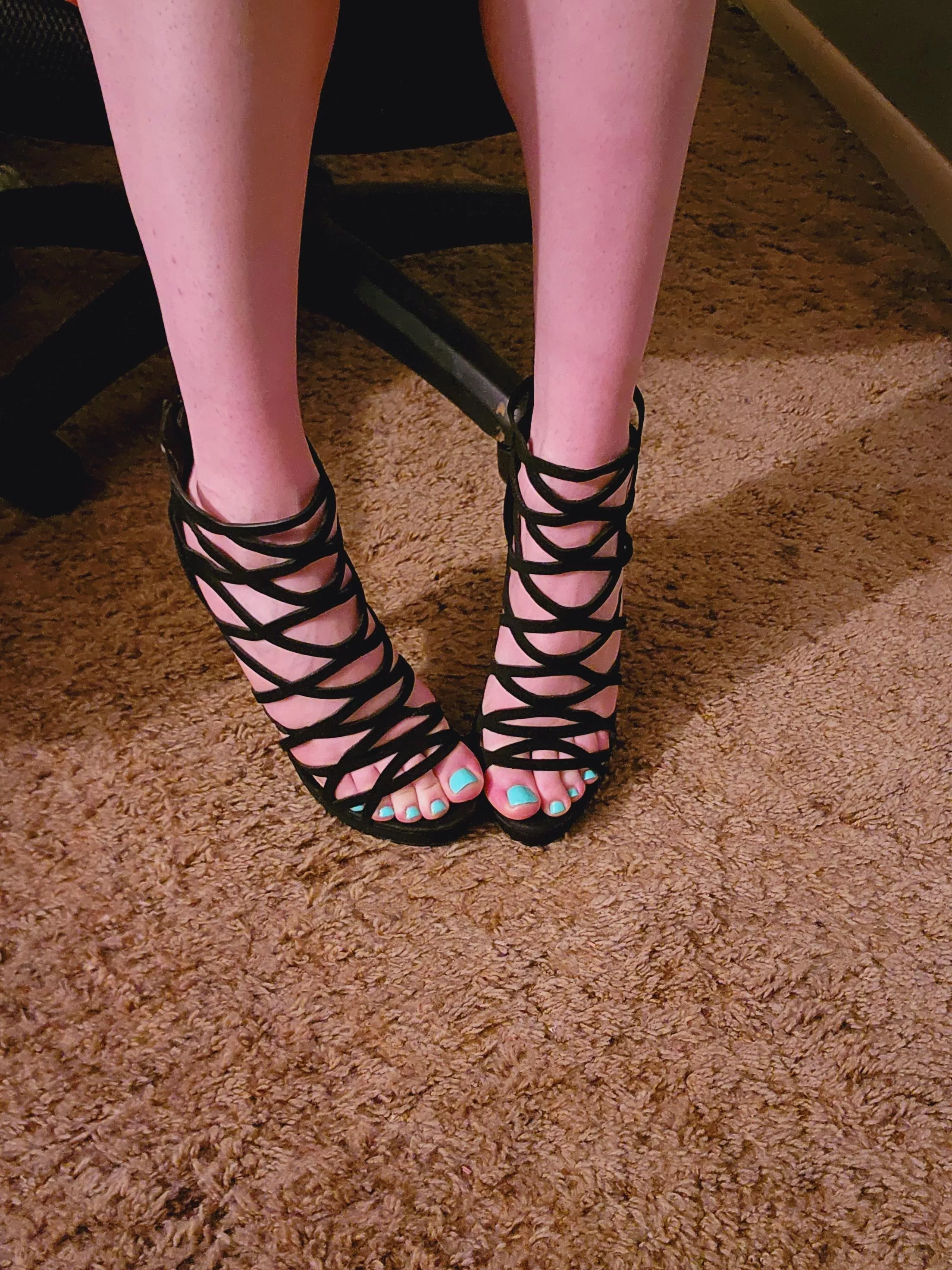 Heyy there(; posted by Slimthickens2