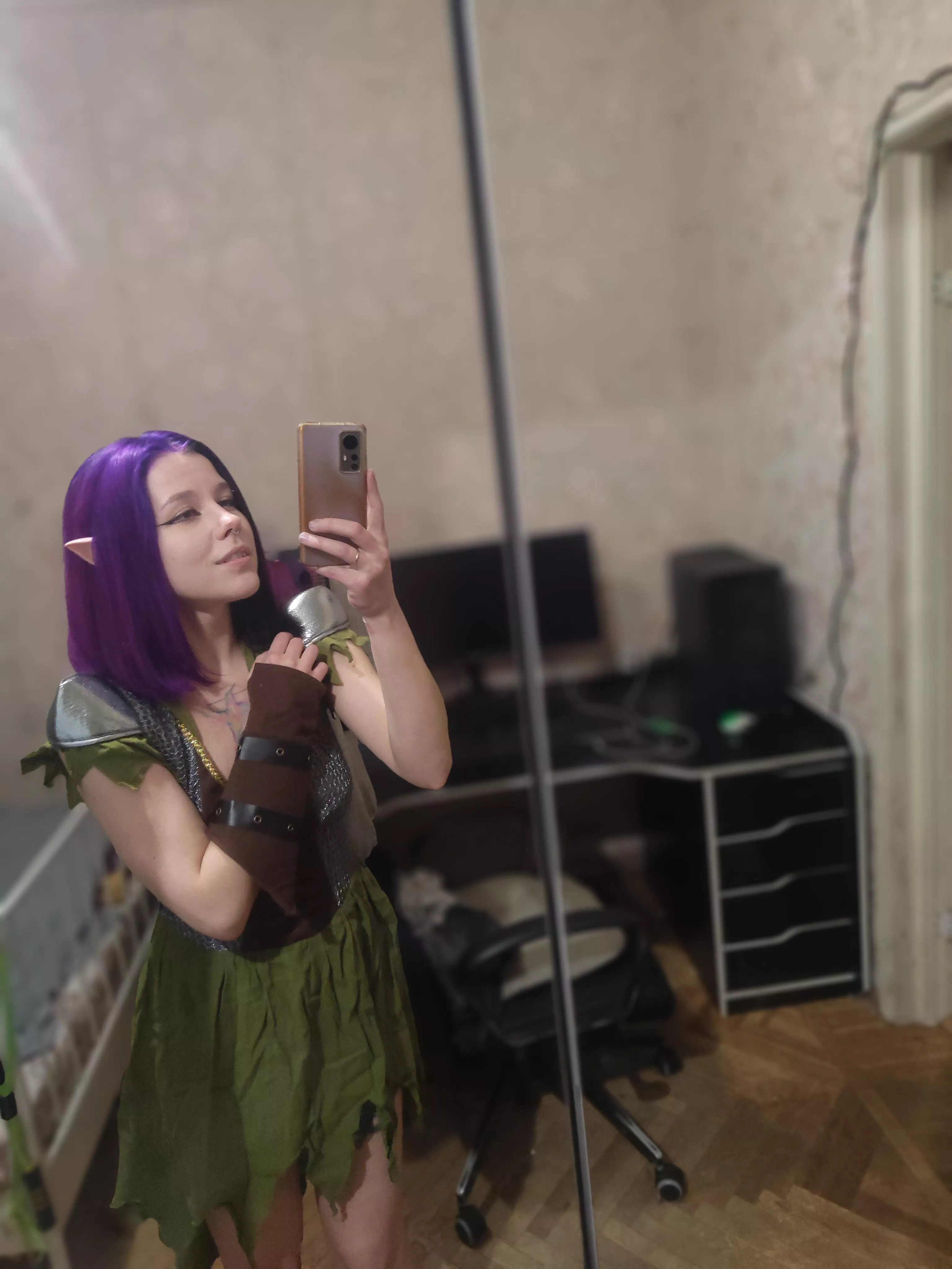 I can be your slutty elf. posted by babyishSidecar790