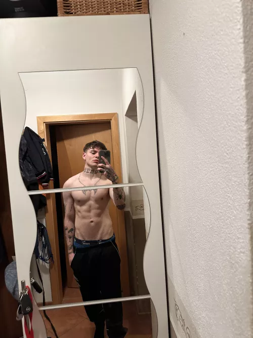 im so hrny… somebody can help me ? by imraezify