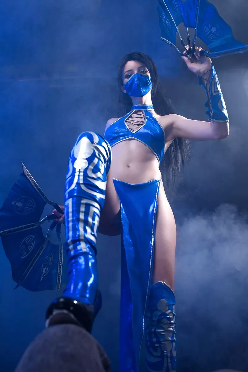 Kitana from Mortal Kombat by Axilirator posted by Axilirator_Cosplay