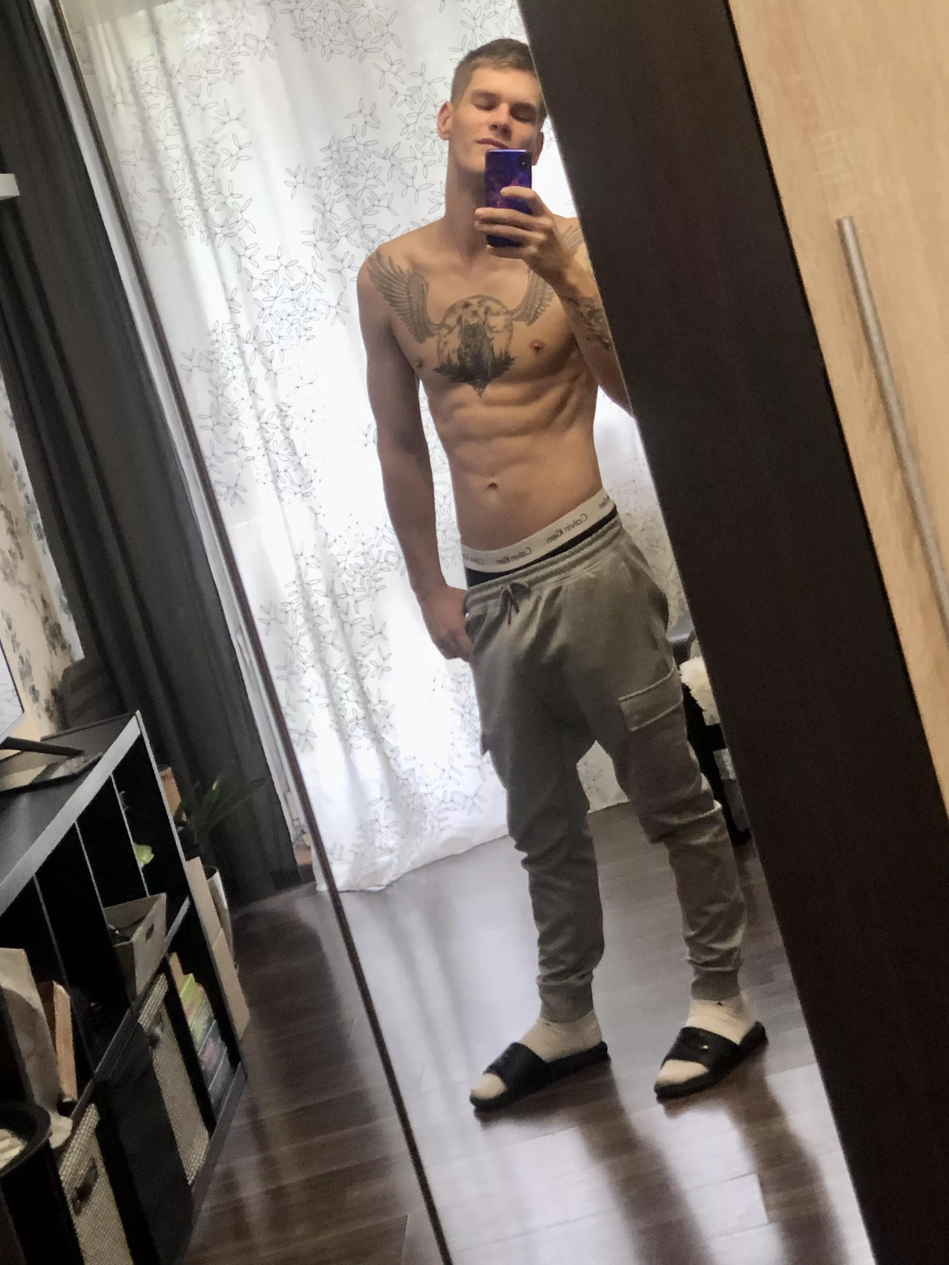 Let’s pose together! posted by DesignerYak25