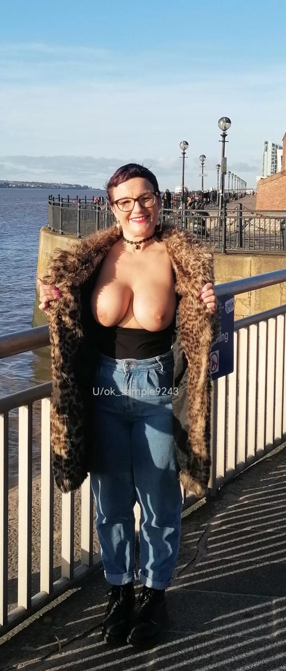 Look what's hiding under my coat xx 😘😘 posted by Ok_Sample9234